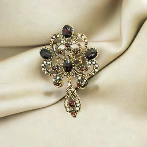 Absolutely Stunning Vintage Victorian Revival ART Brooch