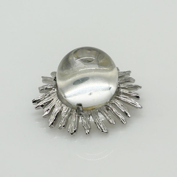 Perfect for vintage jewelry lovers: our Vintage Clear Bubble Brooch with Silvetone Frame provides a unique clear glass sphere design. Shop today!