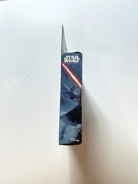 Experience the power of Star Wars: The Force Awakens with the Kylo Ren Armor Up 3.75-inch Action Figure by Hasbro. Featuring Snow Mission-themed armor and an extra accessory, this collectible was originally exclusive to Disney theme parks and select online stores.