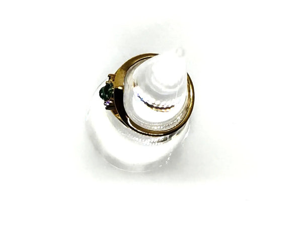 Here's a captivating description for our vintage Avon ring: Discover the charm of this exquisite Avon ring, a delightful piece from 1984, originating from the iconic "Glowing Sparkles" collection. 