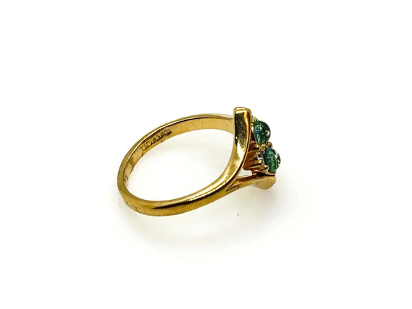 Here's a captivating description for our vintage Avon ring: Discover the charm of this exquisite Avon ring, a delightful piece from 1984, originating from the iconic "Glowing Sparkles" collection. 