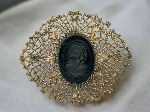Grand Vintage Cameo Brooch in Lacy Intricate Setting