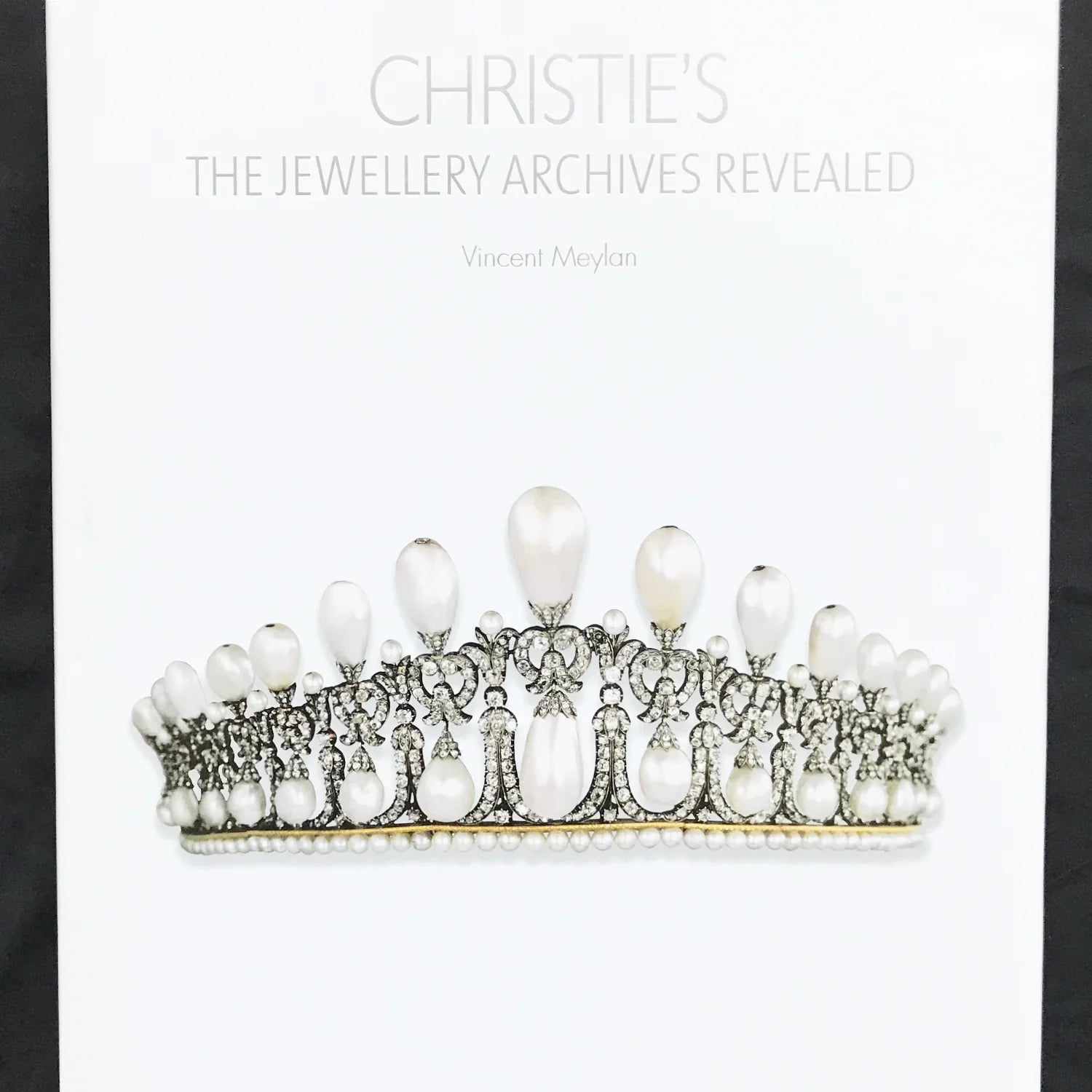 Perfect for historic jewelry collectors and enthusiasts: our Christie's The Jewellery Archives Revealed provides exclusive insights into 250 years of jewelry history. Shop today!