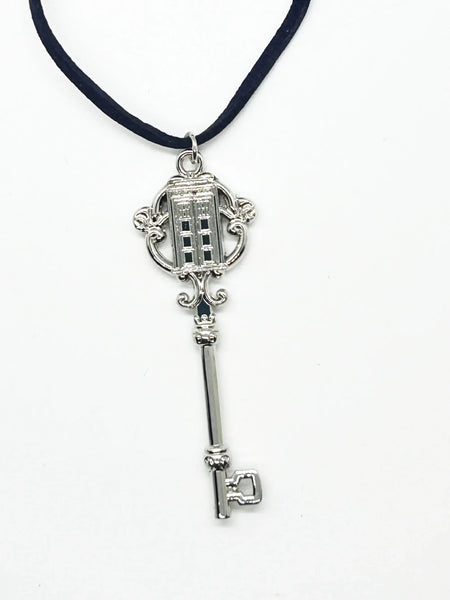 Perfect for Doctor Who fans: our Doctor Who TARDIS and Union Jack Antique Key Necklace provides a unique reversible pendant design. Shop today!