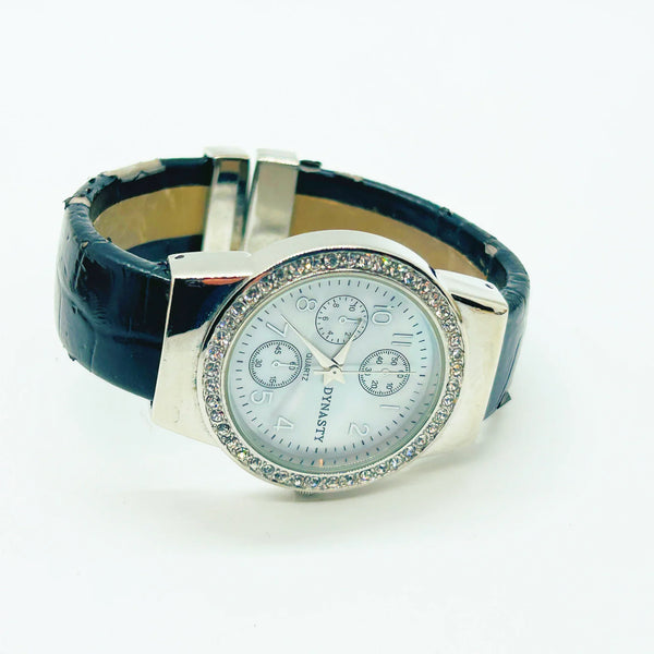 Here is another grouping of watches for parts or repair. They are fashion/ casual and look in good condition, and have bling around the faces They may just need new batteries or are suitable for parts. Brands are Fossil, Dynasty, Armitron and unbranded.