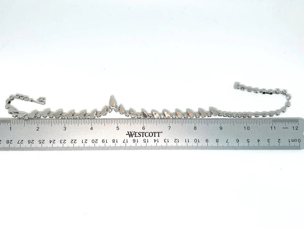 Discover the magic of this stunning vintage Superb Kramer Rhinestone Necklace, where icy brilliance meets timeless elegance. 