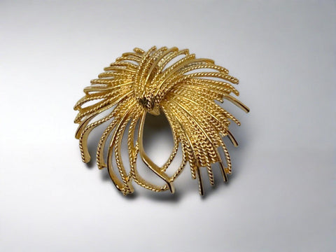 Monet Gold Textured Tassel Pin - Lamoree’s Vintage