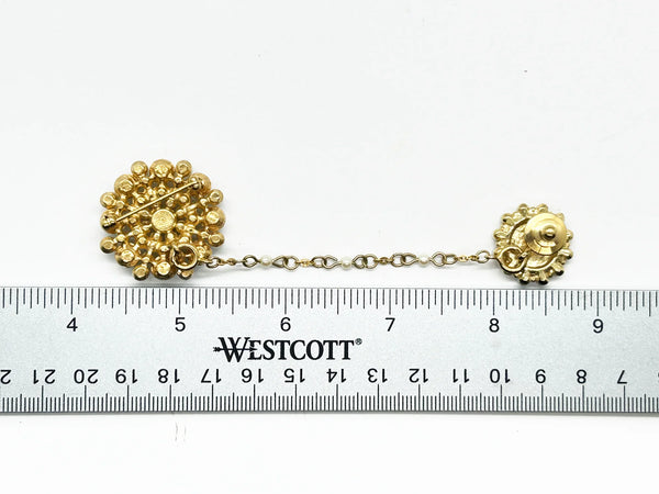 Celebrate timeless elegance with this prestigious Avon Presidents Club brooch set from 1999—a coveted award given to top-performing sales representatives. 