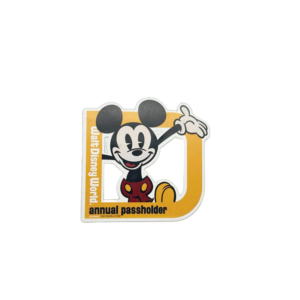Celebrate your Walt Disney World Annual Passholder status with this exclusive and collectible Mickey Mouse magnet from 2021. Perfect for showing off your membership on cars or refrigerators