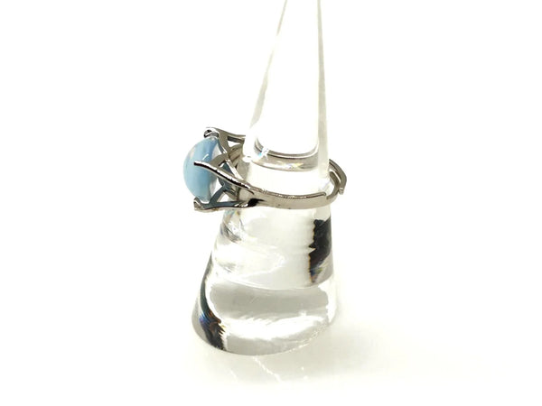 Here's our captivating vintage Sarah Coventry "Beauty Glow" ring, estimated to be from the year 1966.