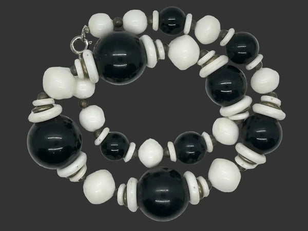Retro Black and White Round Graduated Beads Necklace