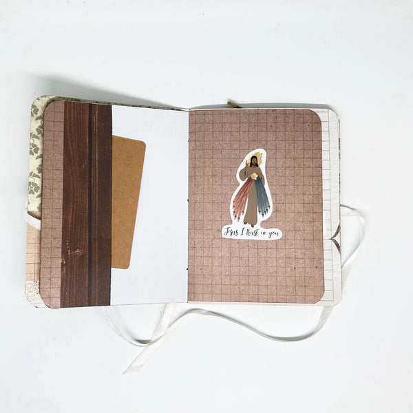 This charming handcrafted album beautifully combines affirmations and space for special notes, photos, or keepsakes. It serves as a meaningful focal point for meditations and a source of comfort during difficult times. It's also a perfect gift for those who appreciate serenity and introspection.