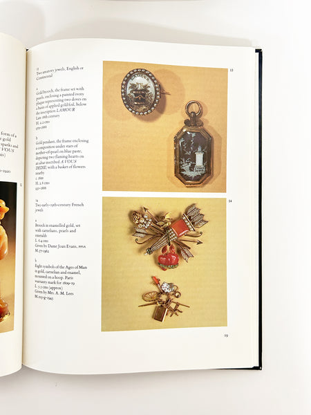  Sentimental Jewelry Book provides deep insights into emotional and historical jewelry. Shop today