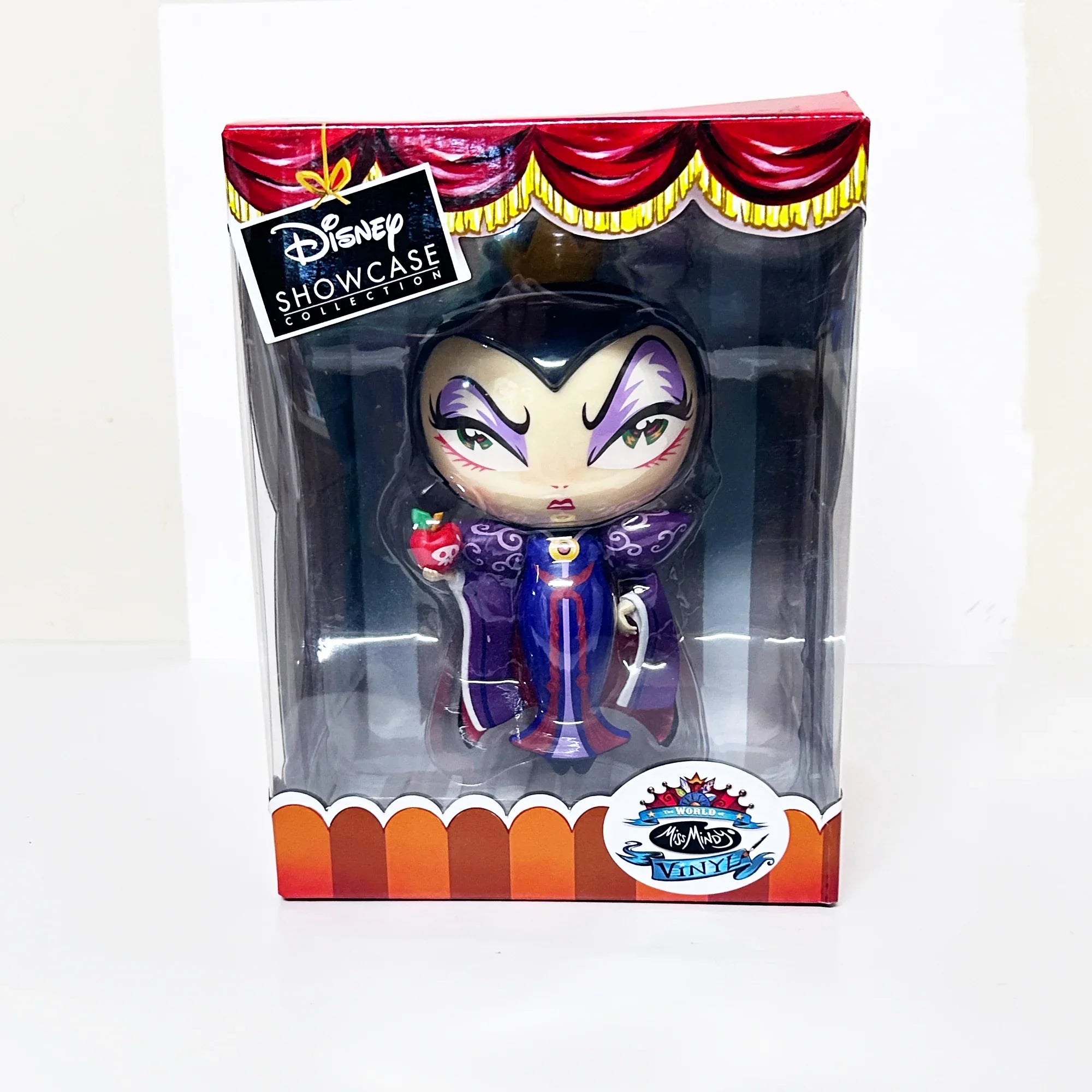 Perfect for Disney fans and collectors: our Disney Showcase Miss Mindy Snow White - The Evil Queen doll provides unique villain charm. Shop today!