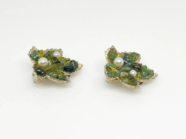 The breathtaking design is elegantly presented in a rich, luxurious gold tone, and it bears the unmistakable signature of the renowned Swoboda script, a testament to its vintage artistry and enduring charm.