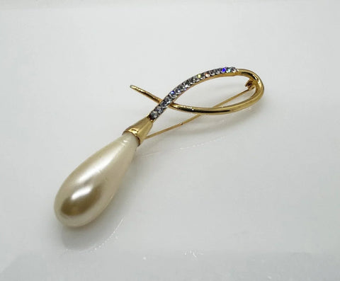 Vintage Goldtone Rhinestone Brooch with Teardrop Pearl - Lamoree’s Vintage