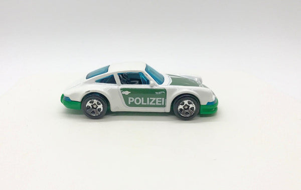Hot Wheels White '71 Porsche 911 Polizei (2019) - Lamoree’s Vintage