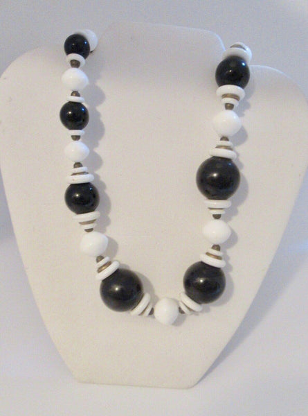 Retro Black and White Round Bead Necklace - Lamoree’s Vintage