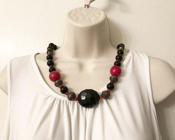 Vintage Necklace with Red and Black Beads - Lamoree’s Vintage