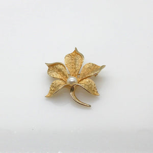 Vintage Textured Gold Leaf Brooch with Pearl - Lamoree’s Vintage